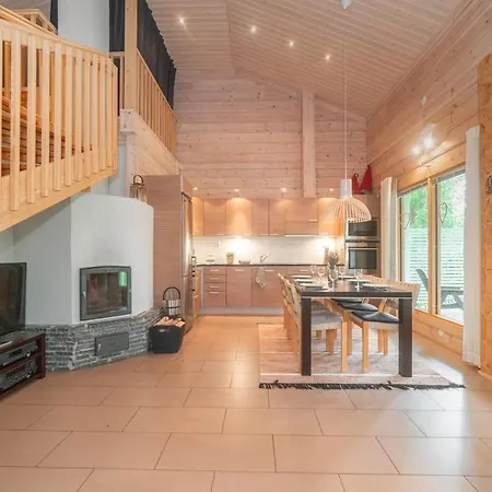 Villa Lumikenkae - Cozy Retreat & Private Sauna Kuusamo