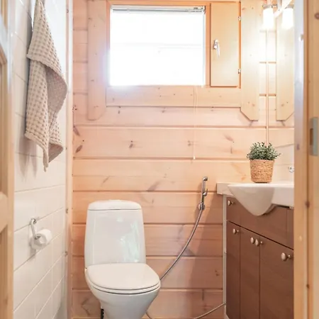 Lumikenkae - Cozy Retreat & Private Sauna Villa
