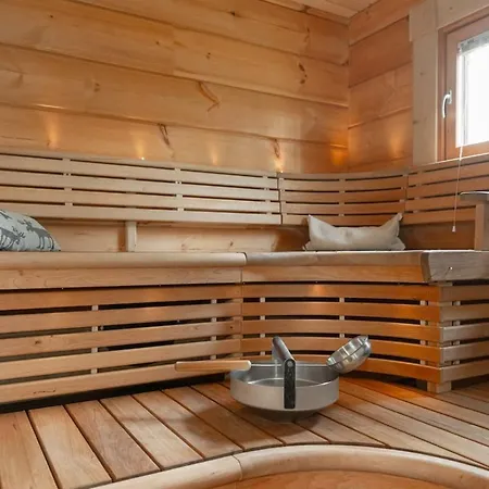 Lumikenkae - Cozy Retreat & Private Sauna Villa *