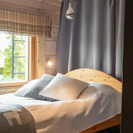Villa Lumikenkae - Cozy Retreat & Private Sauna
