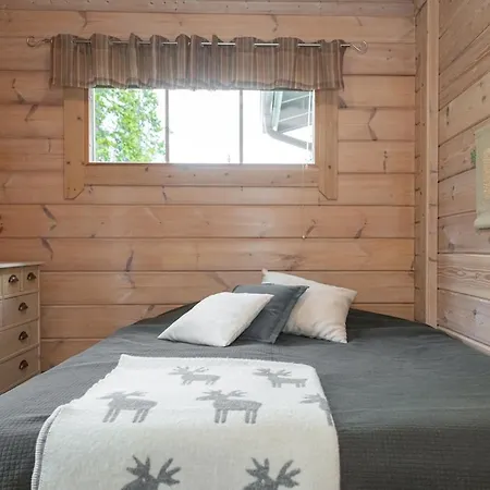 Villa Lumikenkae - Cozy Retreat & Private Sauna