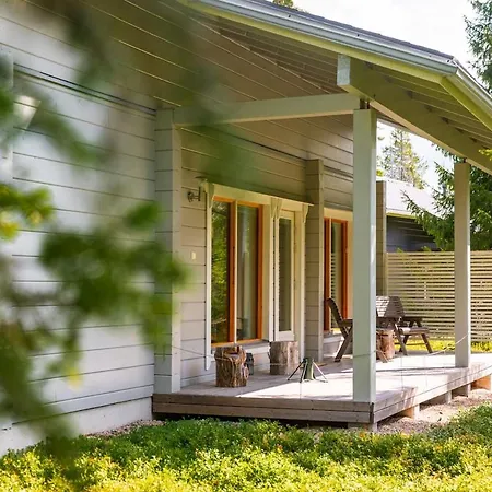 Lumikenkae - Cozy Retreat & Private Sauna *