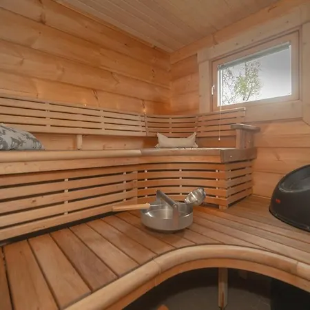 Lumikenkae - Cozy Retreat & Private Sauna Villa *